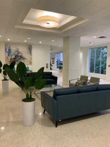 HALLANDALE 9E - image 6