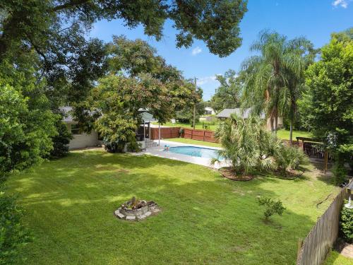 Resort-style home with a Heated Pool and a Huge Gated Yard in Orlando, USA