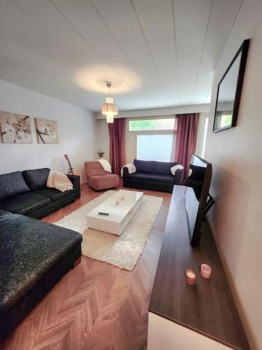 共用Lounge/電視區, Apartment Joensuu rauhallinen kolmio, autokatospaikka in 約恩蘇