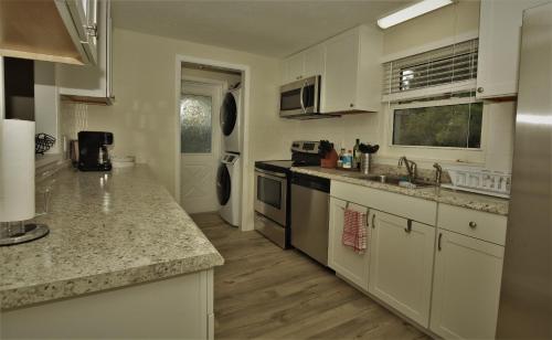 Nature Front 3bed 2bath heated pool near Siesta Beach