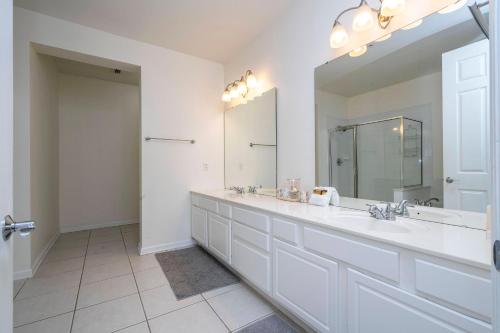 Wonderful Vacation Apartment with balcony at Vista Cay apt 103 - image 13