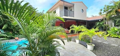 ทัศนียภาพภายนอกโรงแรม, Villa élégante avec jardin au Lamentin et piscine privée. (Villa elegante avec jardin au Lamentin et piscine privee.) in เลอ ลามงตัน