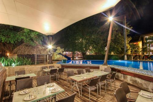 ผับ/เลาจน์, Hotel Ciudad Real Palenque in พาเรน