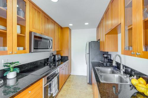 San Diego Condo with Pool Access about 2 Mi to Beach! in San Diego, USA