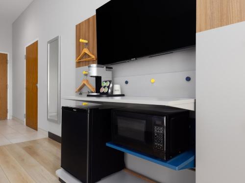 設施, 溫德姆特雷西米克羅酒店 (Microtel Inn & Suites by Wyndham Tracy) in 雀西