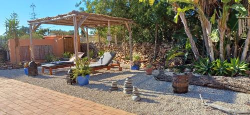 Garden, Rural Peace in the Algarve - Private Room with kitchenette and bathroom in Paderne