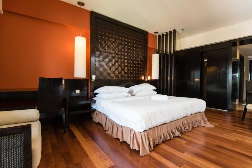Guestroom, W Studio Resort Suites at Pyramid Tower in Bandar Sunway