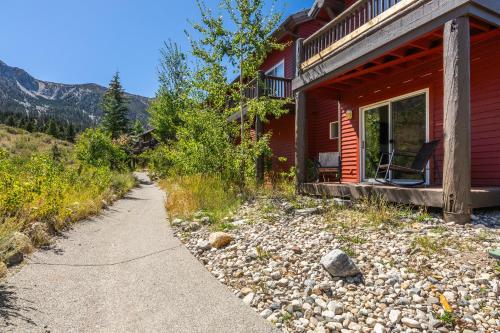 Snowcreek #793 Phase V - 3 Bedroom 3 Bath Sleeps 8 with Private 1 Car Garage - image 3