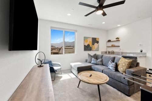 PGA West -3 bdrm house w/Bonus Loft, Sleeps 8, Pool, Gym in La Quinta, USA