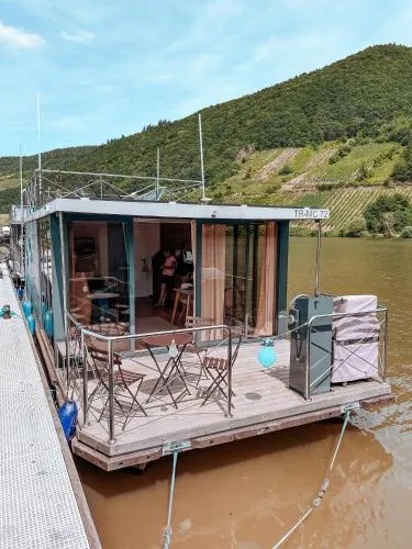Lilly das Hausboot in Pölich, Deutschland