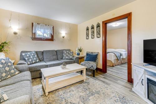 Apartment More Than 1 Mi to Buffalo Botanical Gardens! in Lackawanna, USA