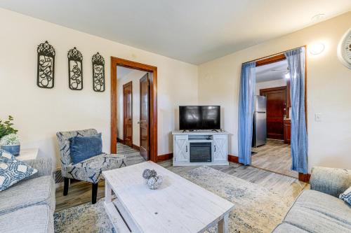 Apartment More Than 1 Mi to Buffalo Botanical Gardens! in Lackawanna, USA