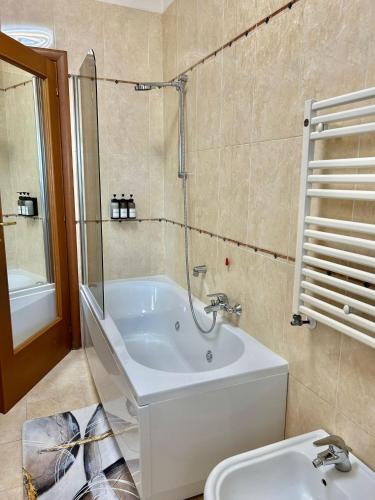 Appartamento Roma Eur near Nuvola e Palasport, Rom (Foto 5)