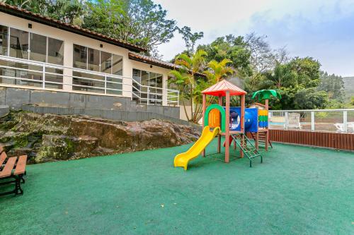 Apto c/ Piscina e garagem em Itacorubi CQ8711 in Itacorubi