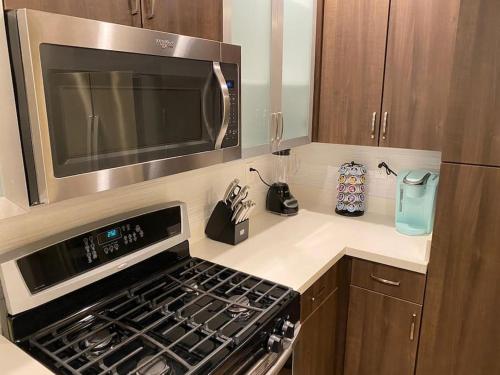 Lux One Bedroom Condo with Garden View, Los Angeles (fotografie 8)
