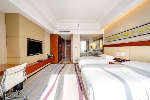 596731056 Crowne Plaza Wuxi Taihu by IHG