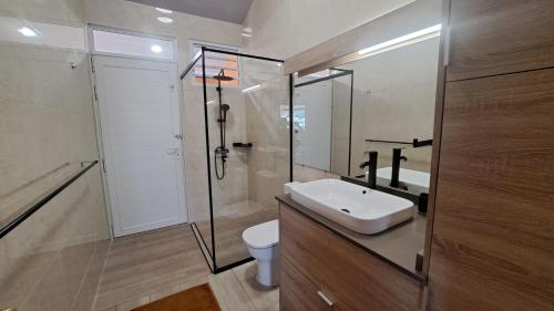 دش, TAHITI - Bungalow Mana in بابارا