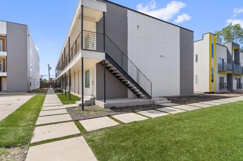 Cowboys Fan Pad 2 Bedroom! in Dallas, USA