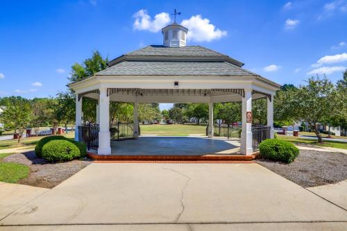 Spacious Family Home Near Atlanta! in South Fulton