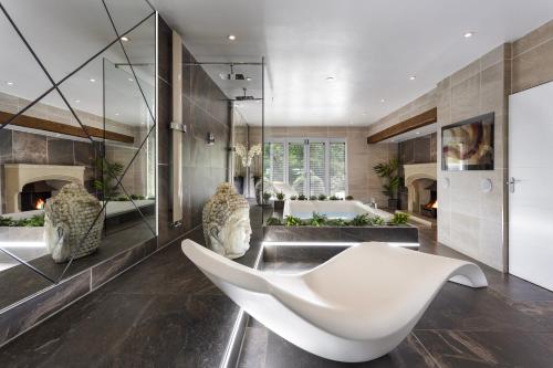 Aphrodites Group - Luxury Hot Tub Suites in Central Lake District! in Storrs