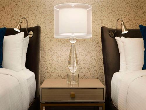596740425 Fairmont Empress Hotel