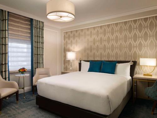 596740474 Fairmont Empress Hotel