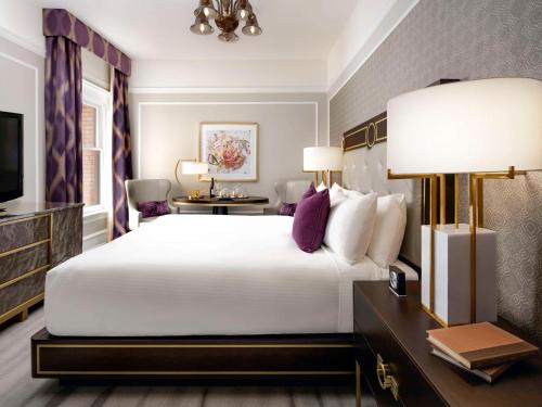 596740480 Fairmont Empress Hotel