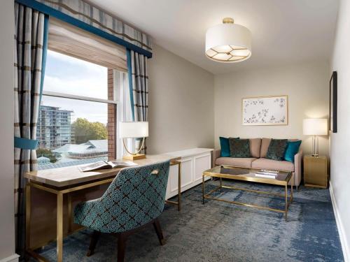 596740530 Fairmont Empress Hotel