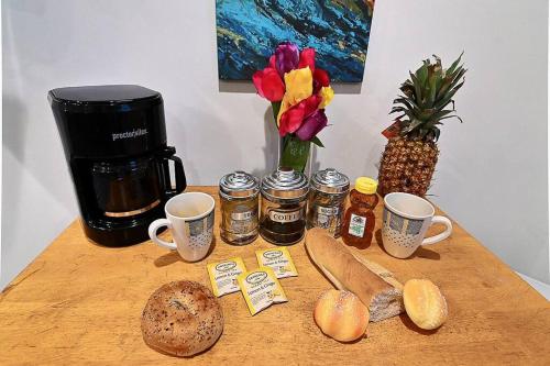 Hidden Gem-1Bedroom with Plenty Free Street Parking