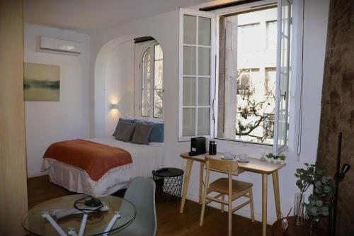 HOM I Amplio y luminoso Departamento en Barrio Lastarria