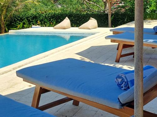 Light Blue Villa – Tepus, MN