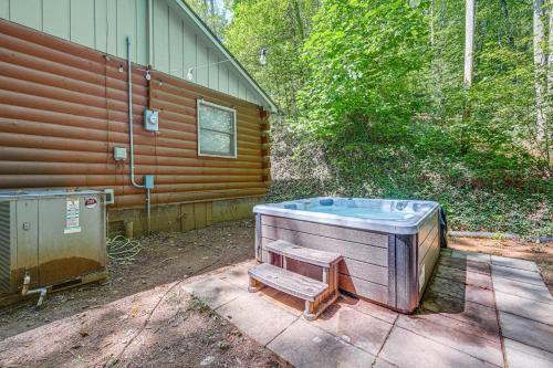 Cabin with Hot Tub, Near Smoky Mountains Natl Park! in Whittier, USA