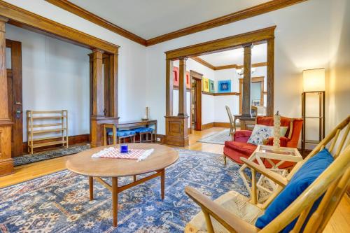 Historic Cathedral Hill Home with Shared Backyard! in Saint Paul, USA