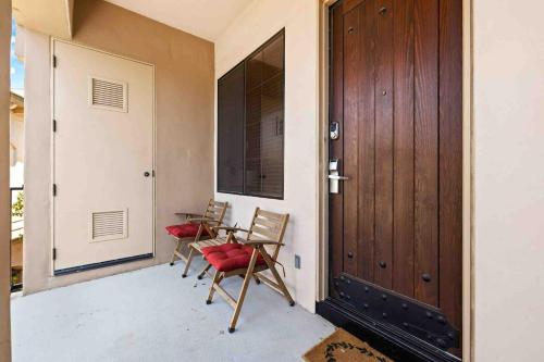 La Quinta Jewel - 1 Bedroom, Sleeps 4, Pool, Hot Tub, Mountain Views in La Quinta, USA