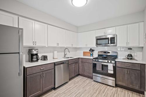 2-Bedroom Spacious stay in Rochester Hills, USA