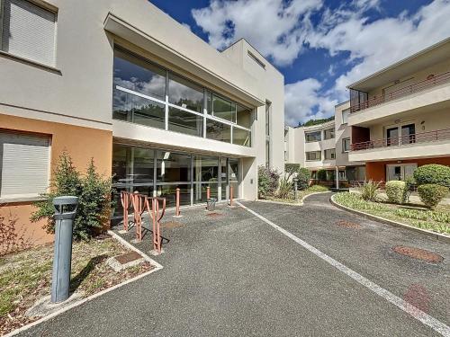Appartement Lamalou-les-Bains, 2 pièces, 2 personnes - FR-1-451-121 (Appartement F2 Climatise avec Terrasse et Parking a 700m des Thermes de Lamalou Les Bains - FR-1-451) in Lamalou Les Bains