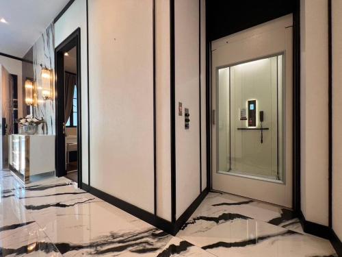 Luxury Pool Villa 5BR 12pax with Private Lift in Ekkamai, Bangkok (foto 6)
