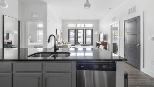 Landing at Barlow - 2 Bedrooms in San Marco in Jacksonville, USA