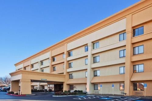 La Quinta Inn & Suites by Wyndham Springdale in Springdale, USA