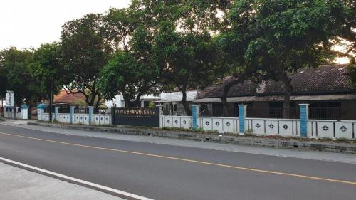 . OYO 92590 Wisma Bhayangkara & Diving Club