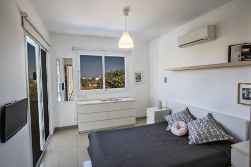 Three-Bedroom Villa image 10