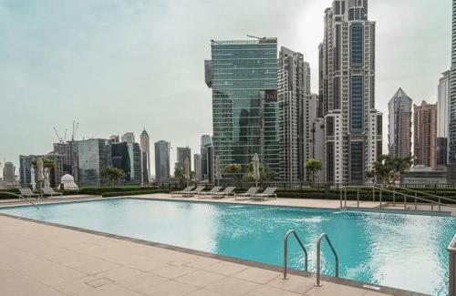 Stunning 3 Bedroom Apartment with Fountain Views by ZEN STAYS - Sleeps 9 - 2 Balconies, Dubái (foto 6)
