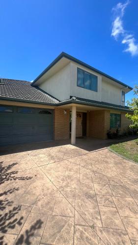 Riverside - close to CBD