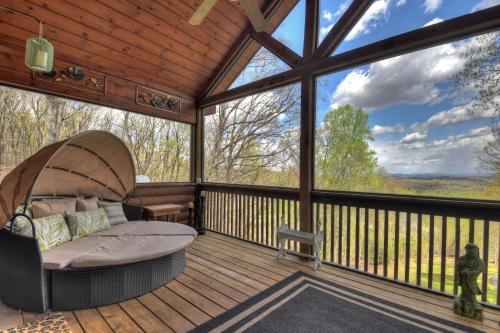 Mountain Memories at Sunrock - Peaceful seclusion in Blue Ridge, USA