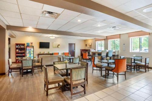 Best Western Plus Oak Mountain Inn in Pelham, USA