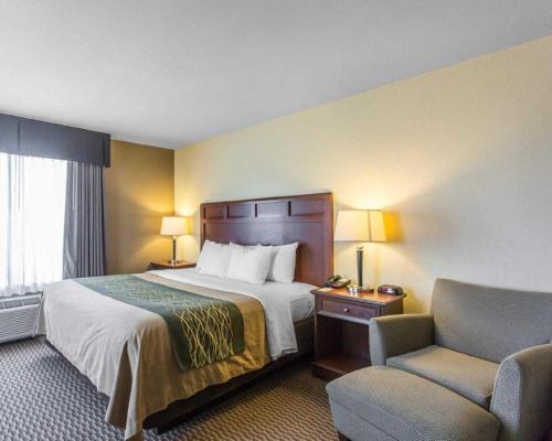 Comfort Inn & Suites in Madisonville, USA