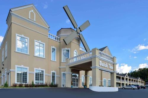 Quality Inn Dutch Inn in Collinsville, USA