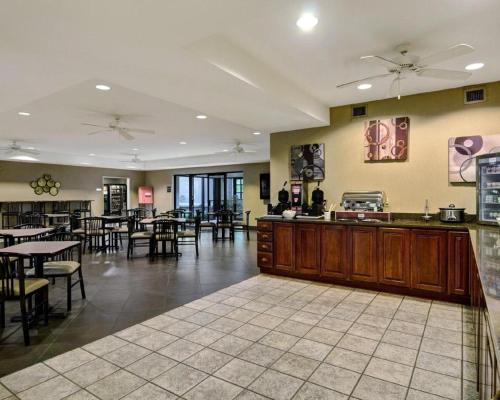 Comfort Inn & Suites Hot Springs Central - image 2