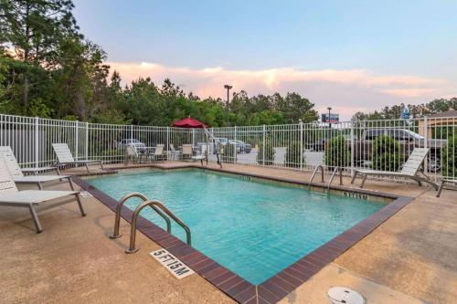 Best Western Oakdale Inn in Oakdale, USA