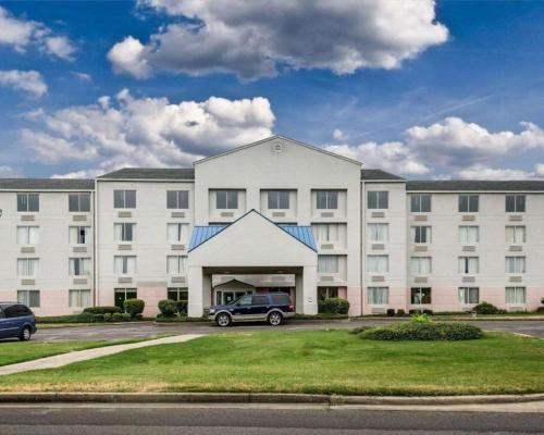 . Rodeway Inn Greenville
